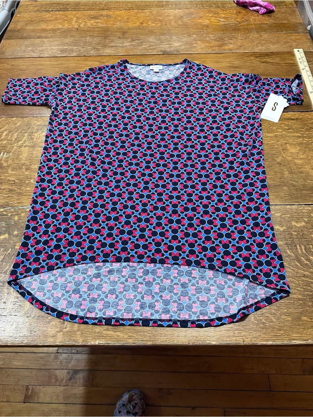 LuLaRoe Women's Top in Navy,‎ Pink and Light Blue Geometric Print Sz small